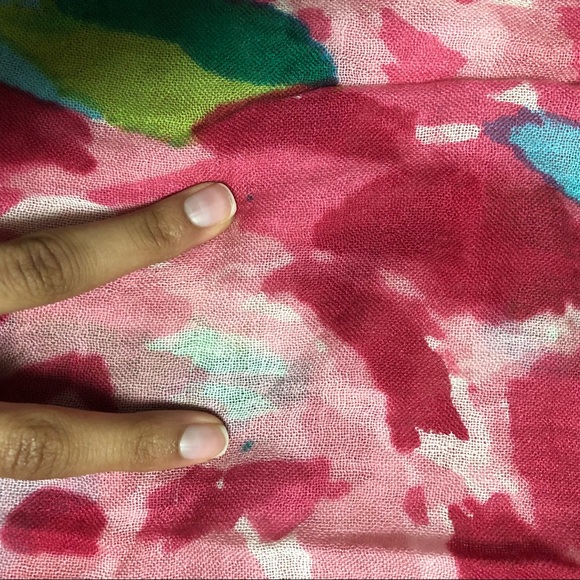 🌺Lilly Pulitzer Scarf in First Impression 🌺 - Picture 3 of 3